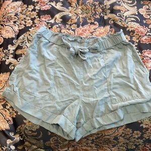 High waisted olive green stretchy shorts